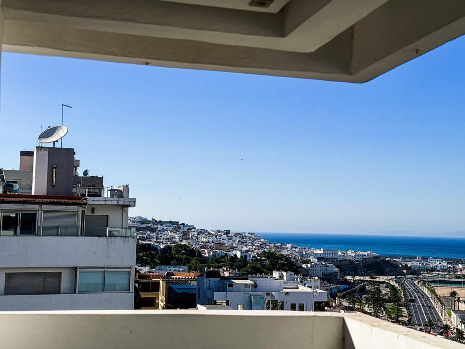 Vue Panoramique Sur La Mer-Centre Ville-Moderne Apartment in Tangier