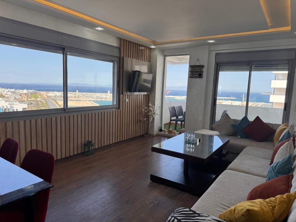 Vue Panoramique Sur La Mer-Centre Ville-Moderne Apartment in Tangier