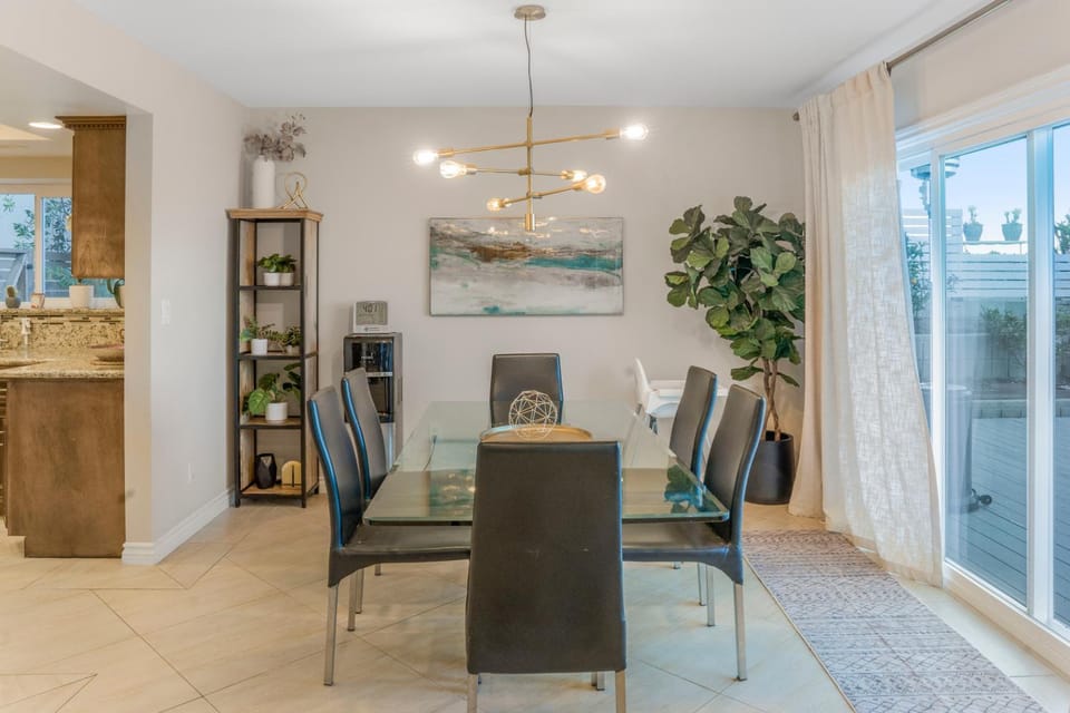 LUX Retreat - Best Views - All Amenities - Central House in Lomita