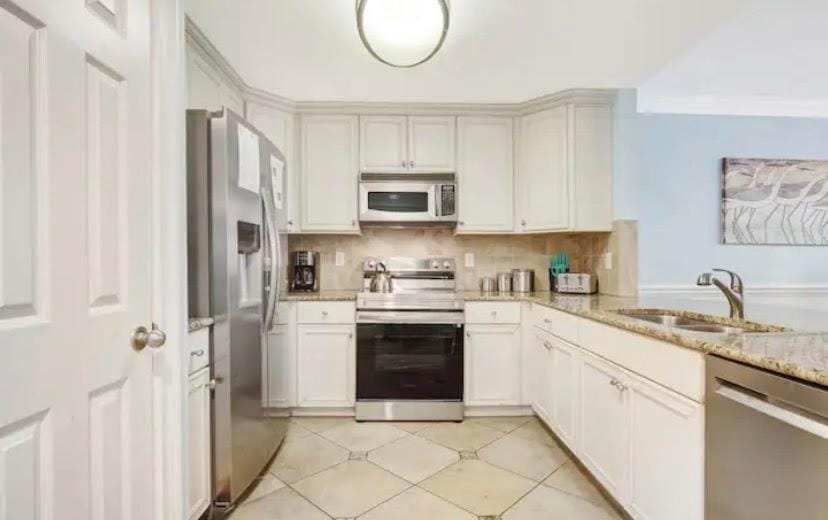 3 Bed Condo Block to Beach 2 Pools Hot Tub Apartment in Tybee Island