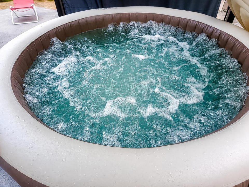 Sarajevo Hills-POOL&JACUZZI private garden Home-Near Old Town Apartment in Sarajevo