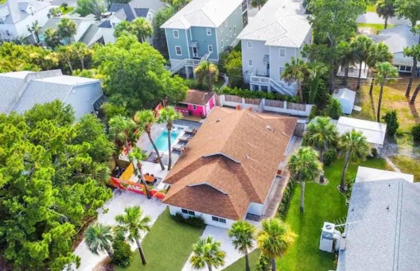 6 Bed 4 Ba Resort Style Home w Heated Pool Apartment in Tybee Island