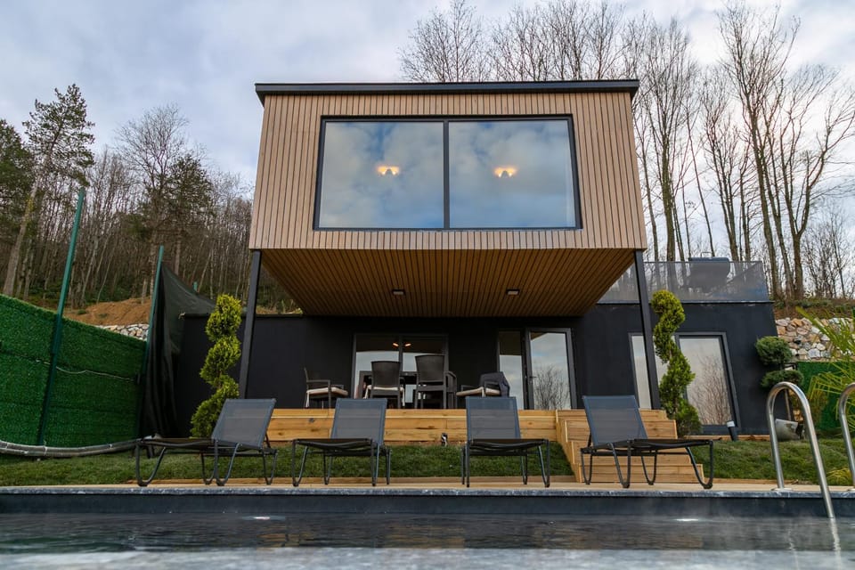 Property building, Garden, Garden view