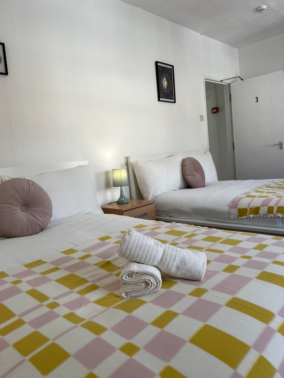 Lovely Rooms in Camden Town-Central London Bed and Breakfast in London Borough of Islington