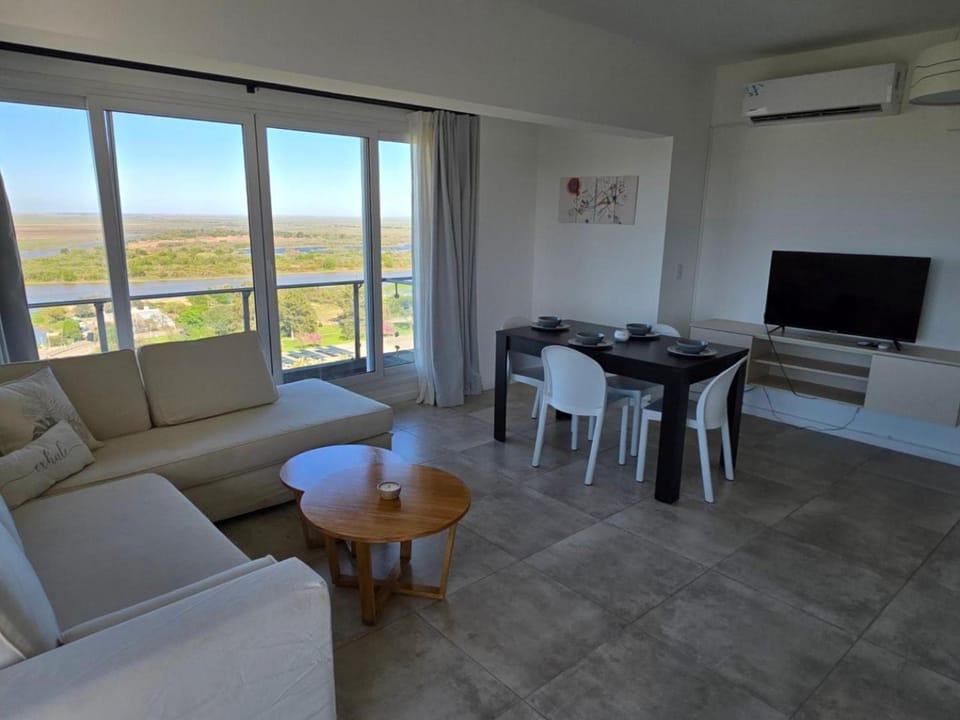 Tango Victoria 13C - vista al rio Apartment in Victoria