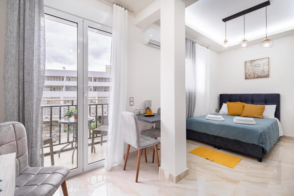Bed, Balcony/Terrace, air conditioner