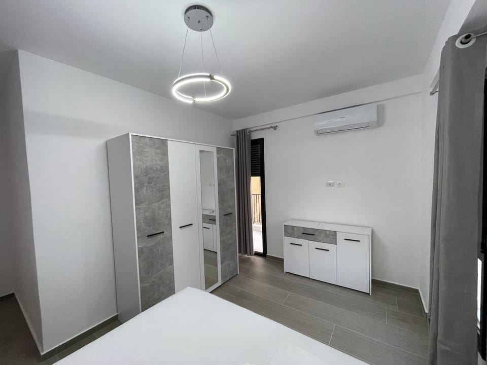 Bed, Photo of the whole room, Bedroom, wardrobe, air conditioner