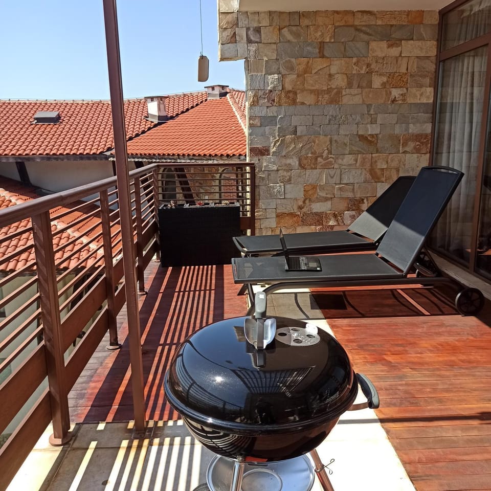 BBQ facilities, Balcony/Terrace, sunbed