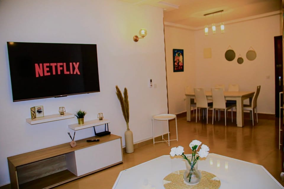TV and multimedia, Living room, Dining area