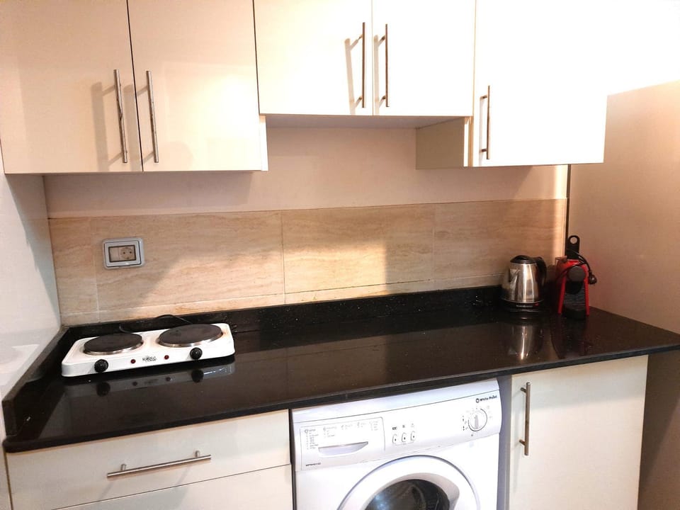 Coffee/tea facilities, Kitchen or kitchenette