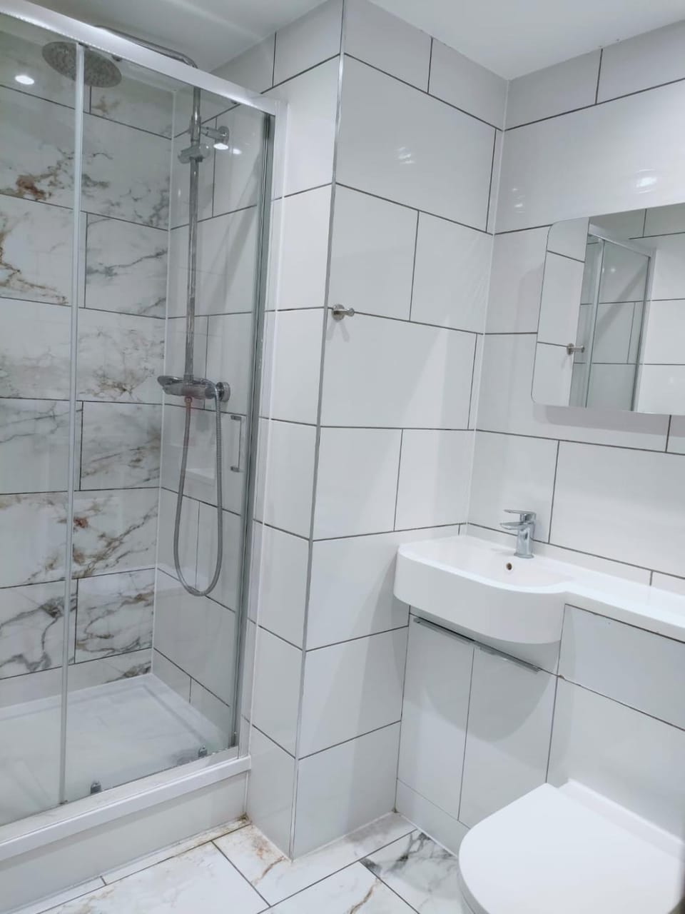 Shower, Toilet, Bathroom, towels