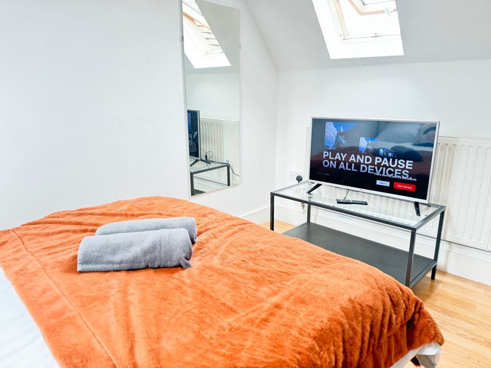 Bed, Bedroom, wardrobe