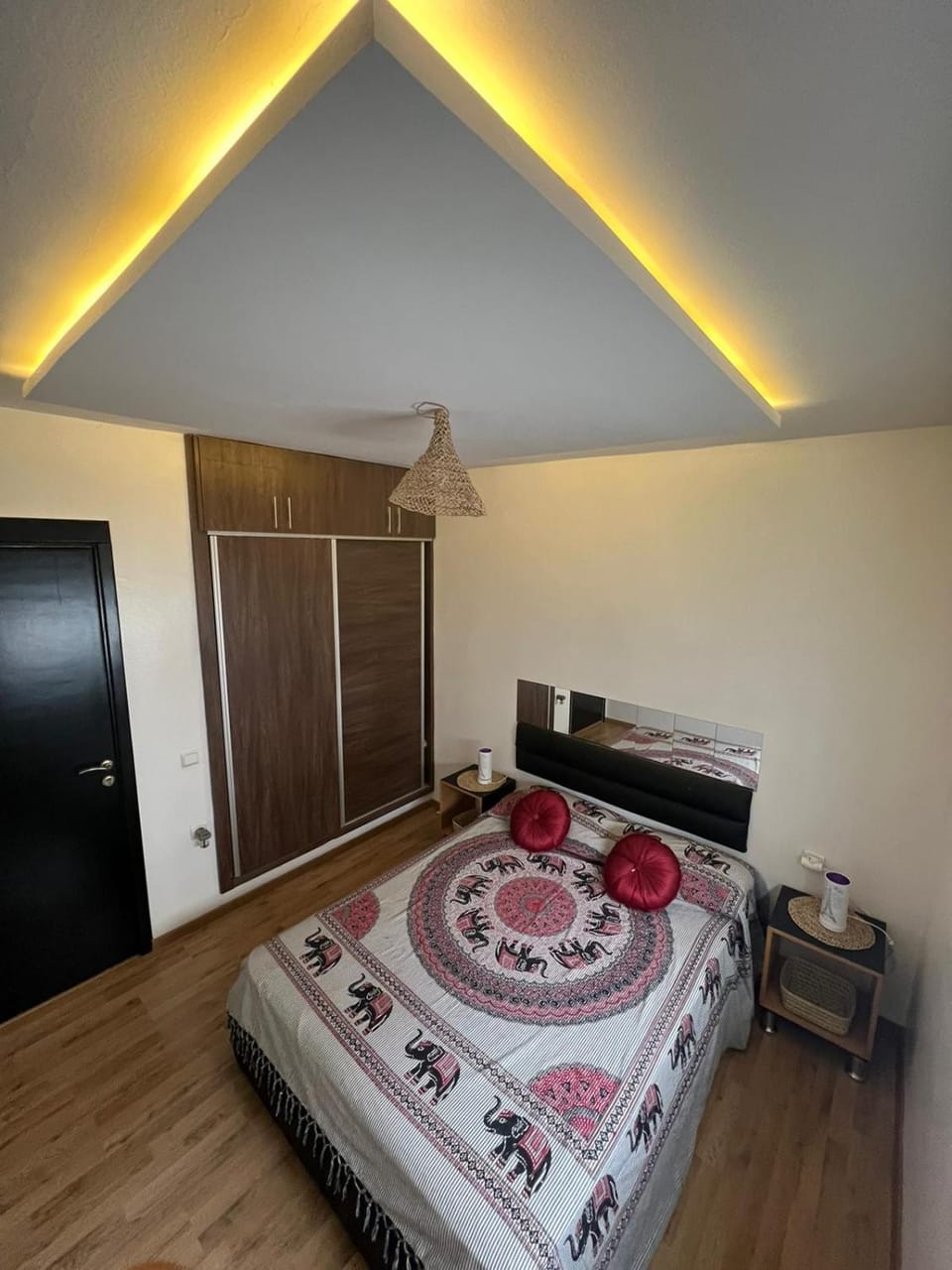 Bed, Photo of the whole room, Bedroom, wardrobe
