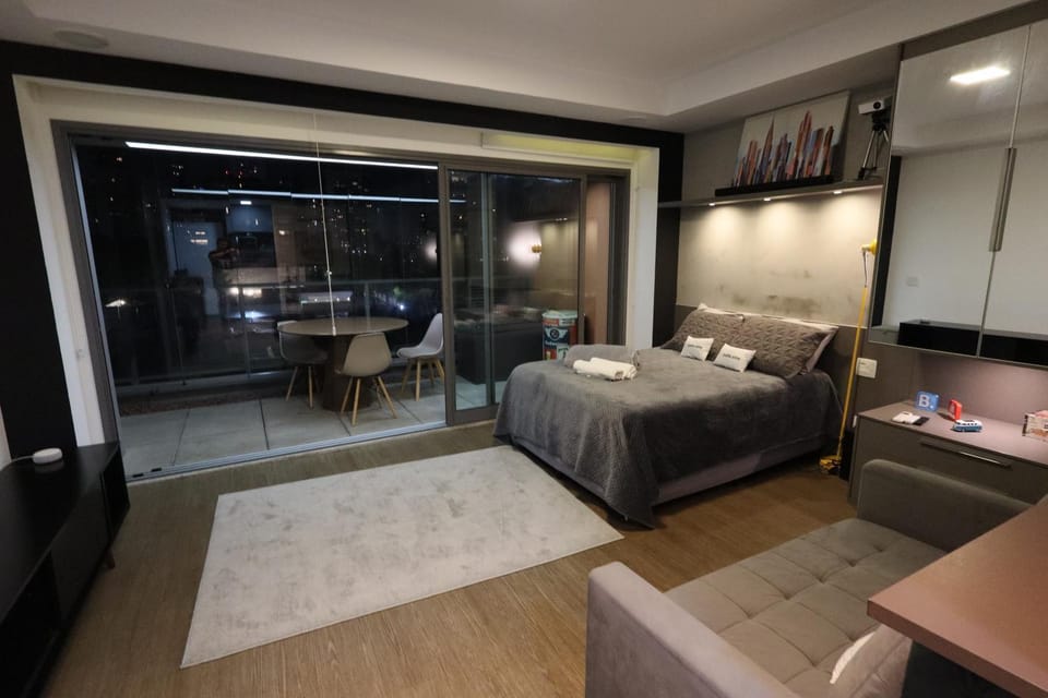Bed, Living room, Photo of the whole room, Seating area, Dining area, Bedroom