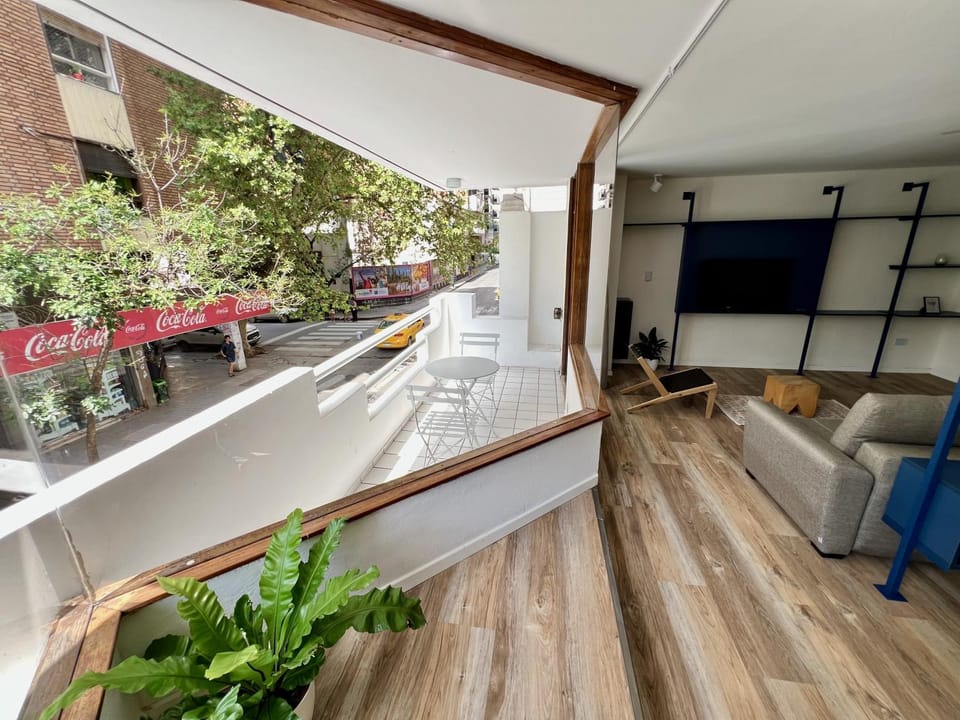 Communal lounge/ TV room, TV and multimedia, Balcony/Terrace, Living room, Seating area