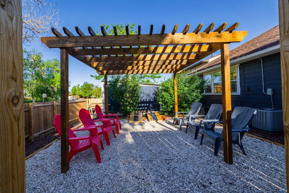 Updated Central Cottage House in Casper