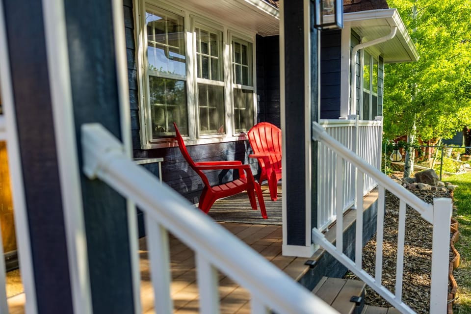Updated Central Cottage House in Casper