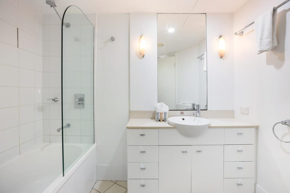 Stunning Chevron Apartment 3 Pools - Optimise BNB Apartment in Surfers Paradise