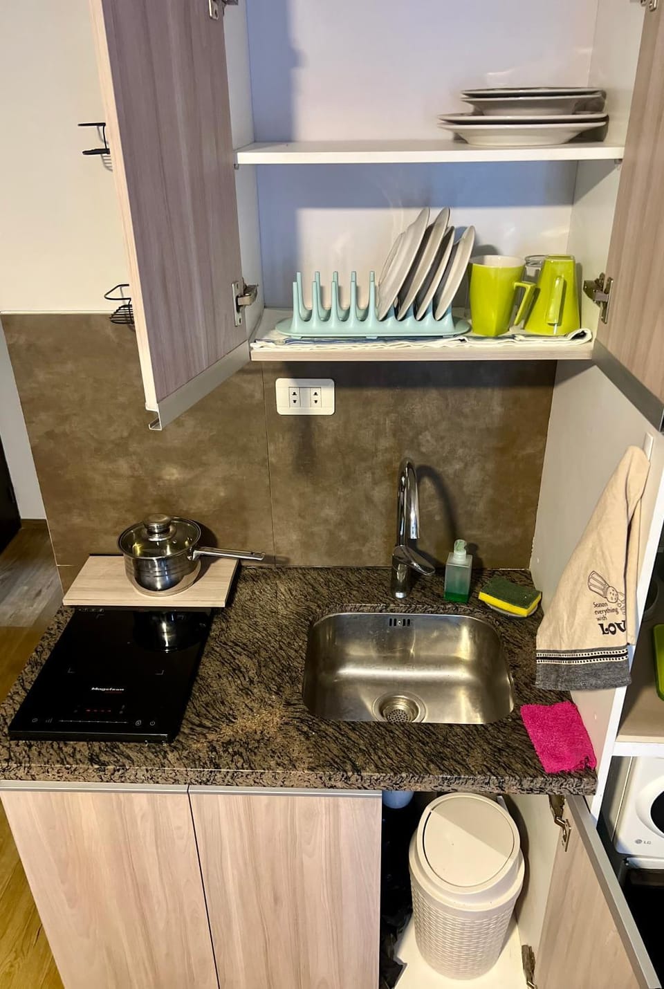 Kitchen or kitchenette