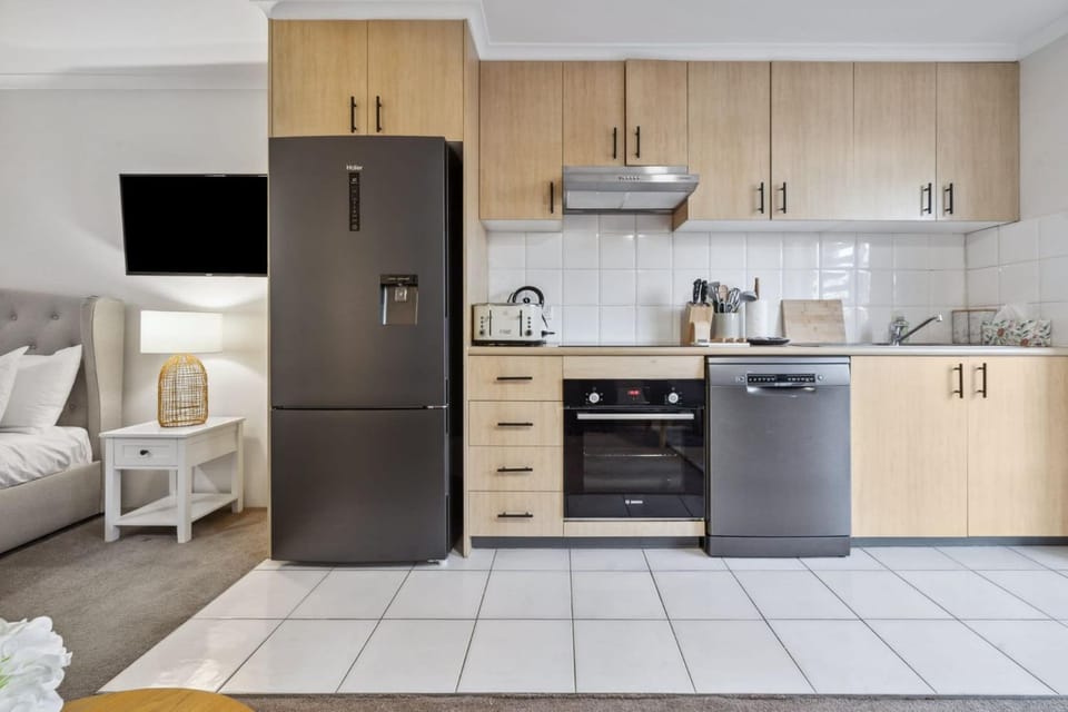 TV and multimedia, Coffee/tea facilities, Kitchen or kitchenette, Living room, Seating area, Dining area, dishwasher, oven, stove, toaster