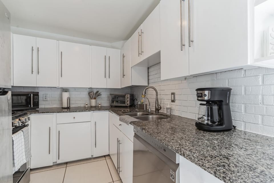 Beltline Beauty Mins to Benz Stadium, Game Room House in Atlanta
