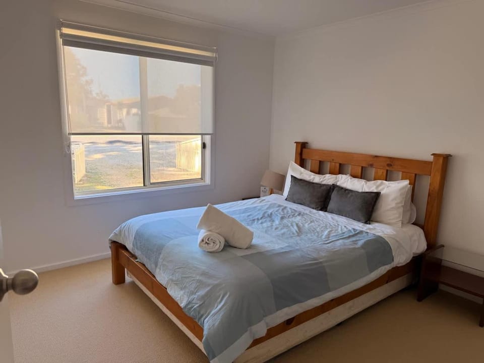 Elandra House - WiFi pet friendly outside House in Robe