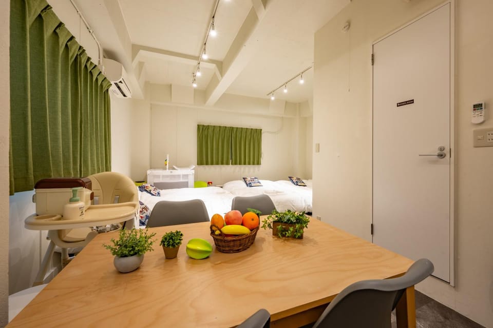 Bed, Living room, Photo of the whole room, Seating area, Dining area, Bedroom
