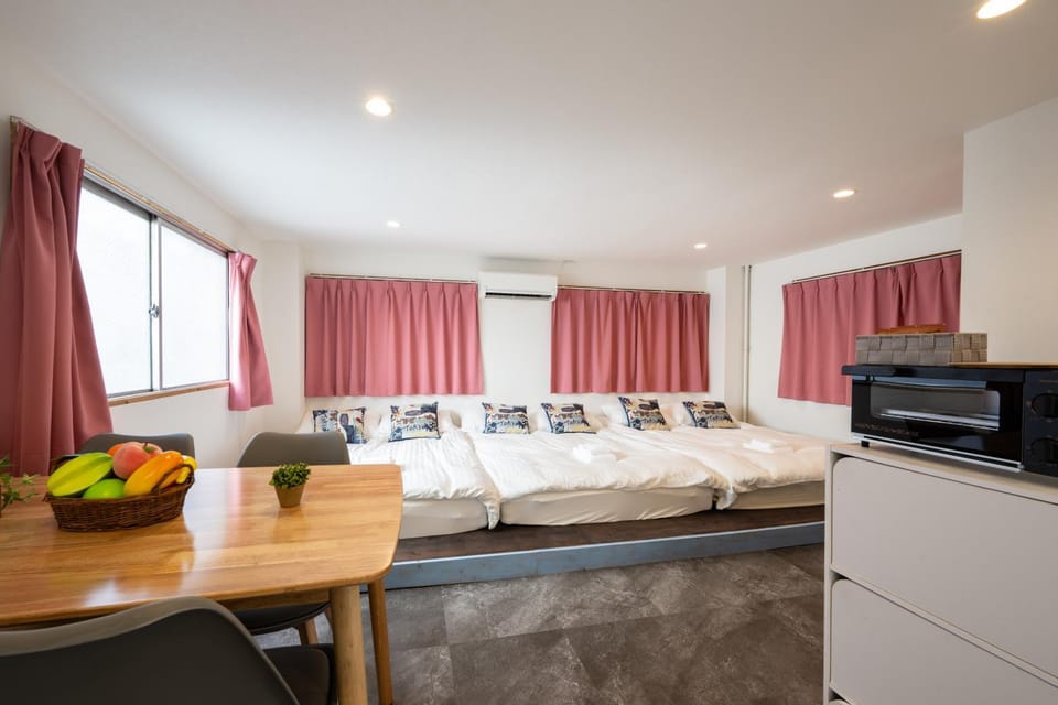Bed, Kitchen or kitchenette, Living room, Photo of the whole room, Seating area, Bedroom, oven, air conditioner