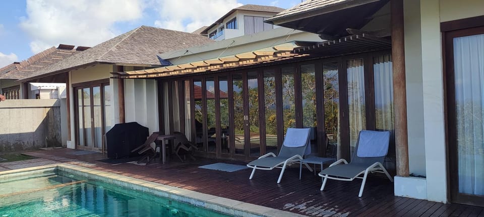 Property building, Day, Pool view, Swimming pool
