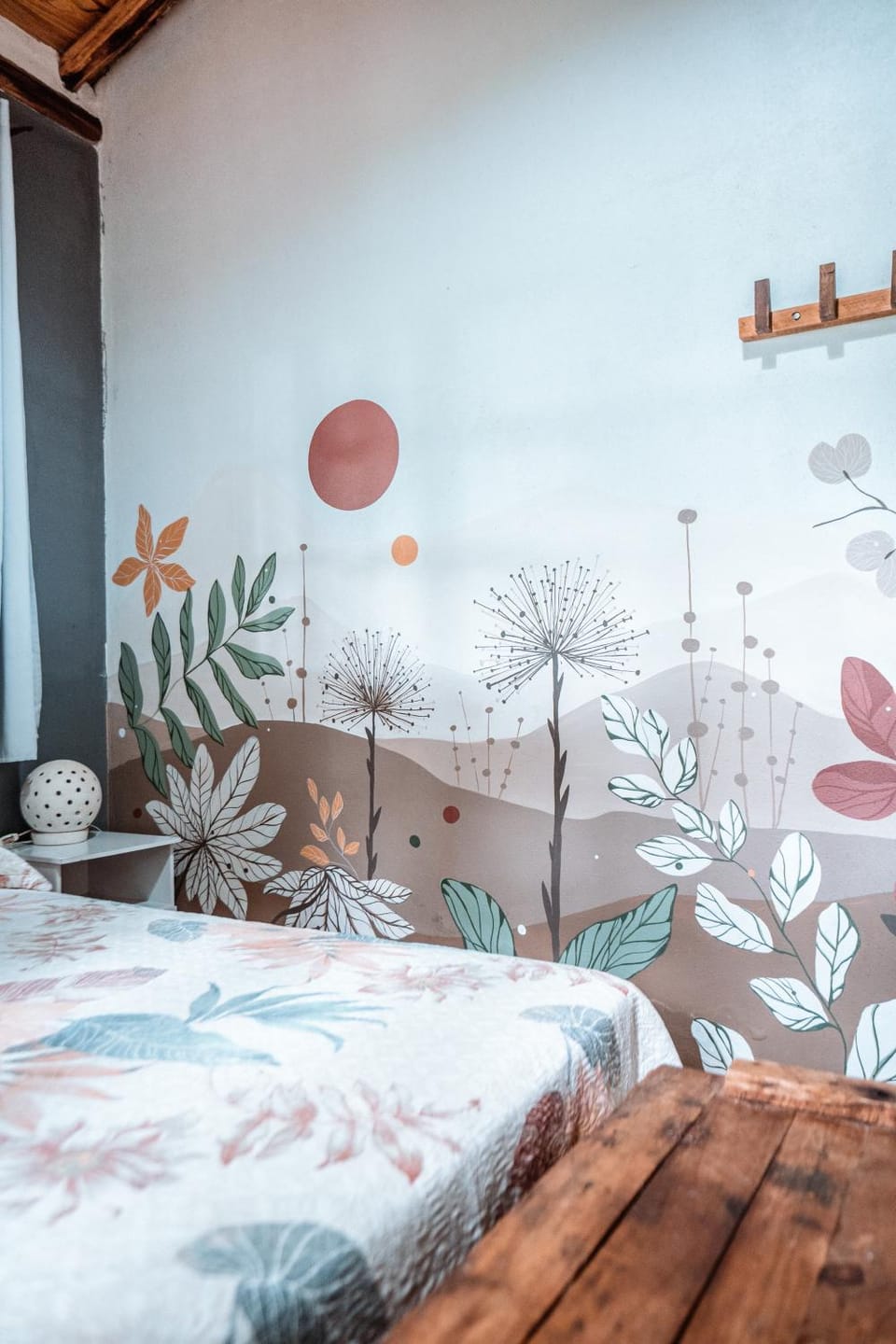Photo of the whole room, Bedroom