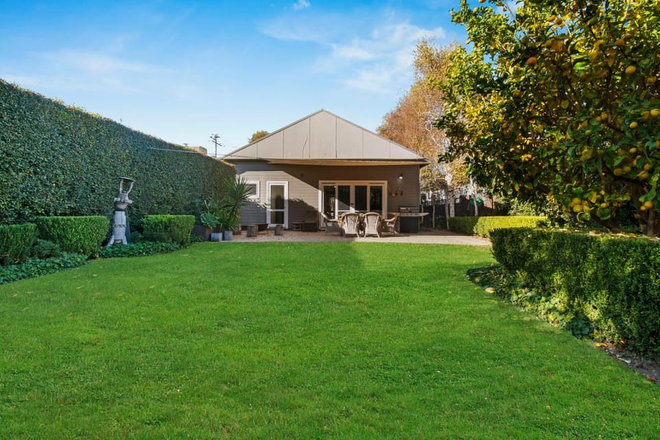 Property building, Garden