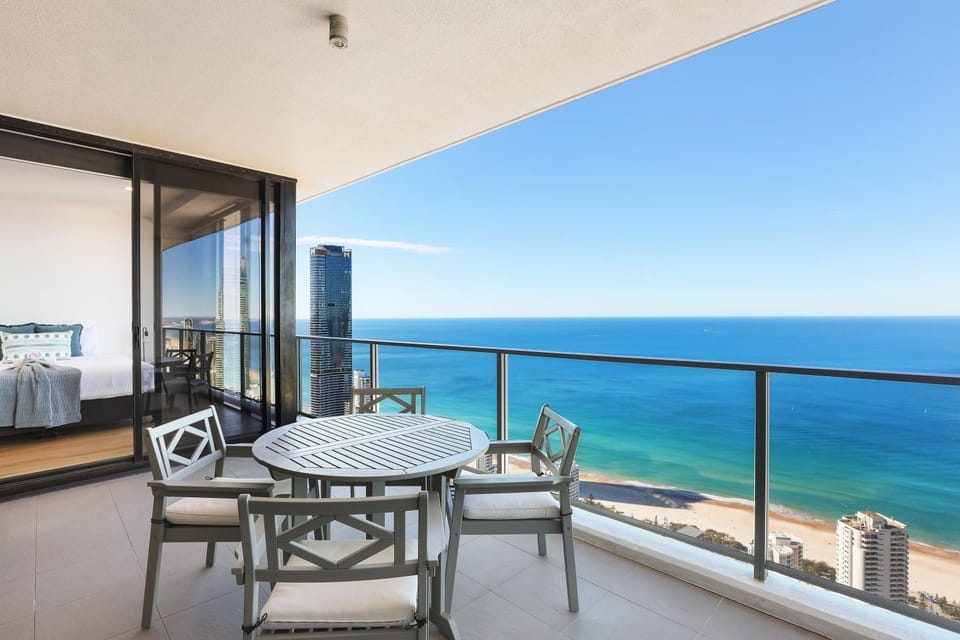 60FL Stunning 3 BRM Apartment with Amazing View! Apartment in Surfers Paradise