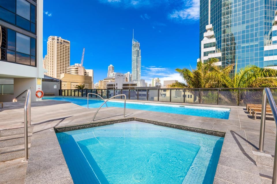 60FL Stunning 3 BRM Apartment with Amazing View! Apartment in Surfers Paradise