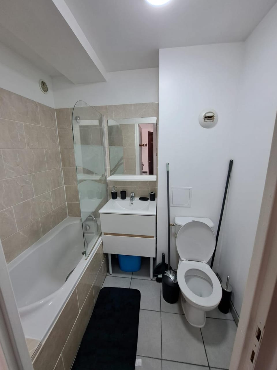 Joli appartement meublé refait à neuf Apartment in Auvergne-Rhône-Alpes