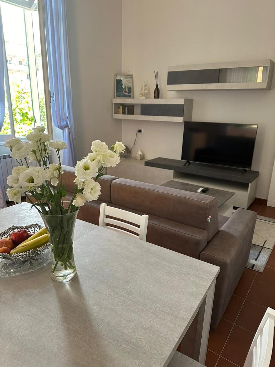 Living room, Seating area, Dining area