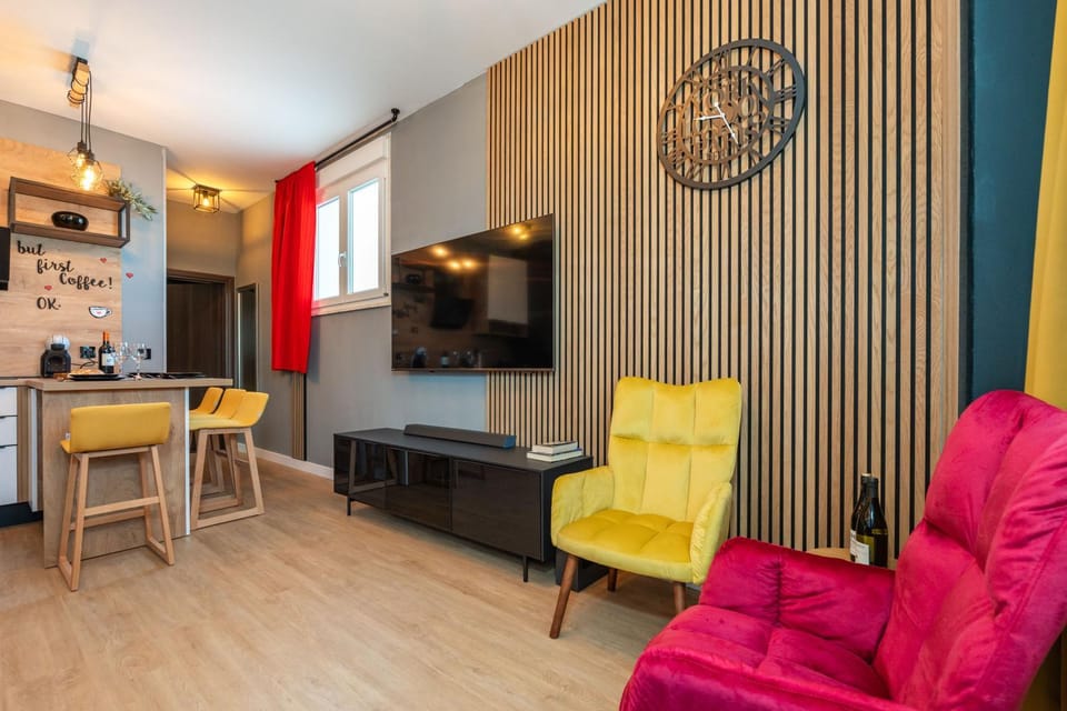 TV and multimedia, Living room, Seating area