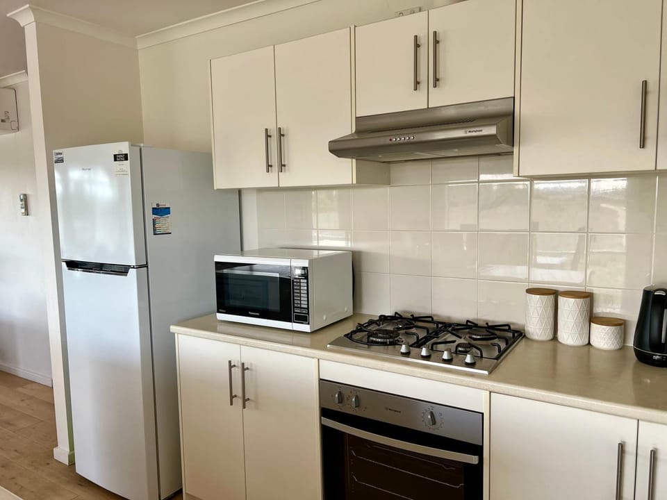 Ramblers Croft - WiFi Pet Friendly inside House in Robe