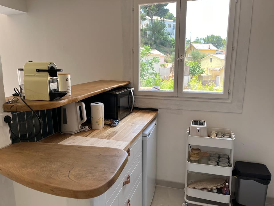 Un petit coin de paradis - Studio Pura Vida, à 200m de la plage dans une calanque préservée House in Provence-Alpes-Côte d'Azur