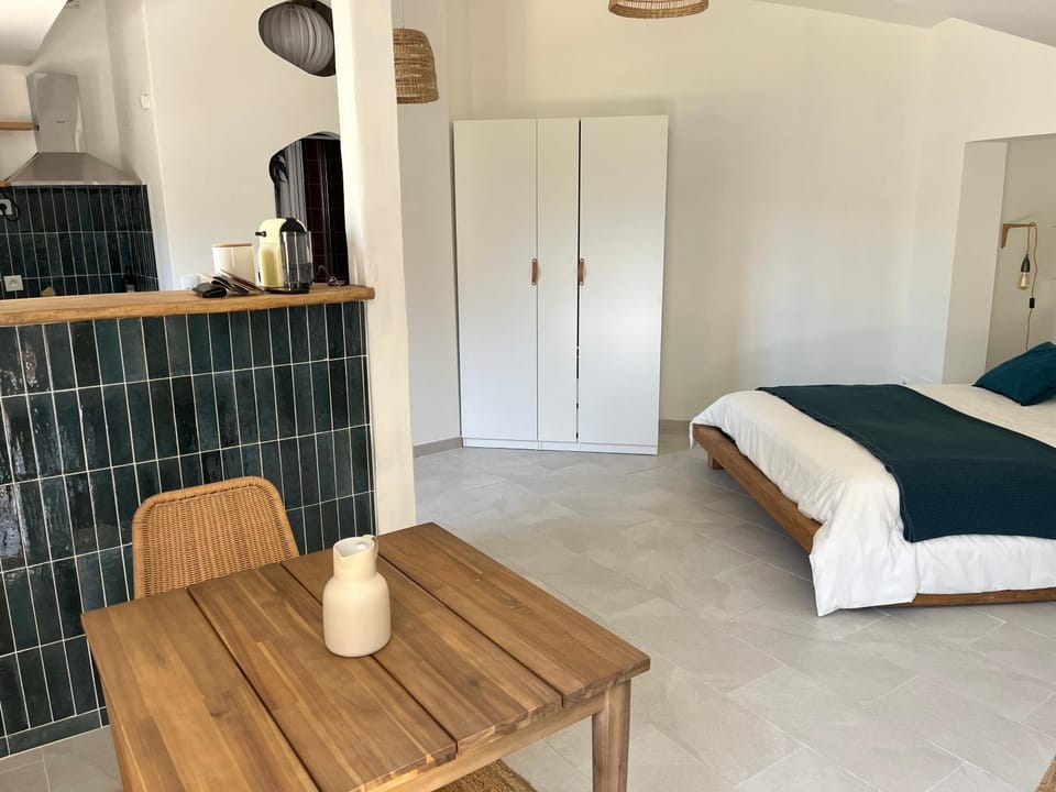 Un petit coin de paradis - Studio Pura Vida, à 200m de la plage dans une calanque préservée House in Provence-Alpes-Côte d'Azur