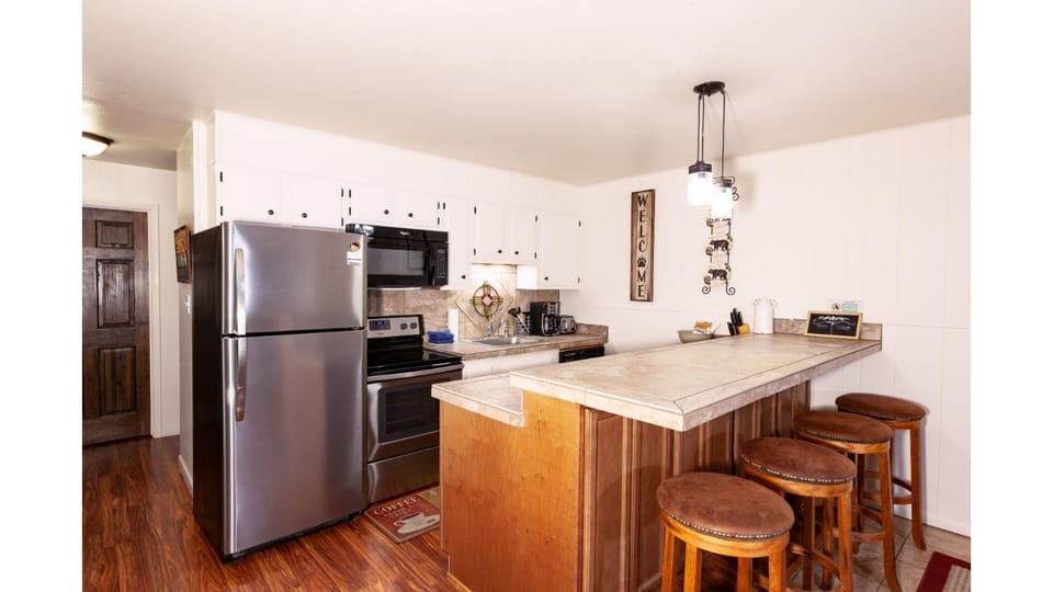 Day, Kitchen or kitchenette, Seating area, furniture, microwave, oven, stove, kitchen