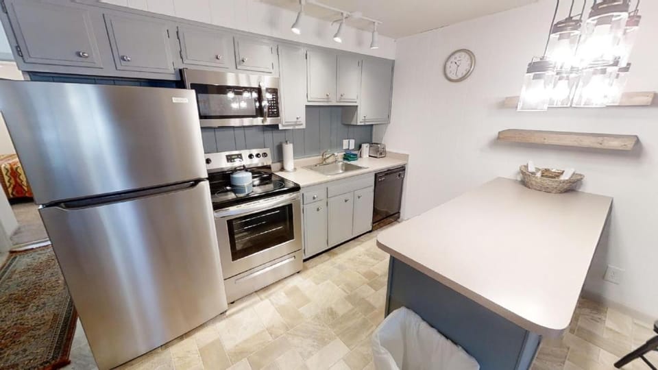 Day, Kitchen or kitchenette, microwave, oven, stove, kitchen