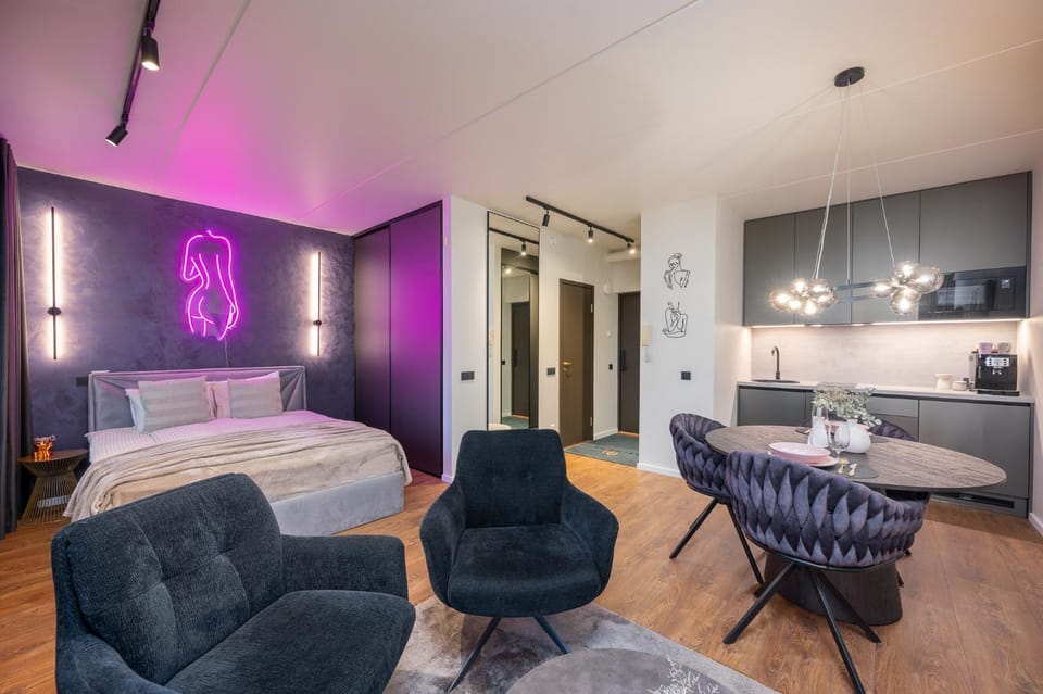Living room, Seating area