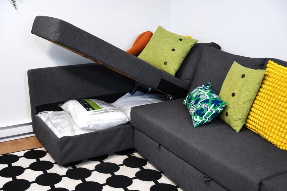 Bed, Living room