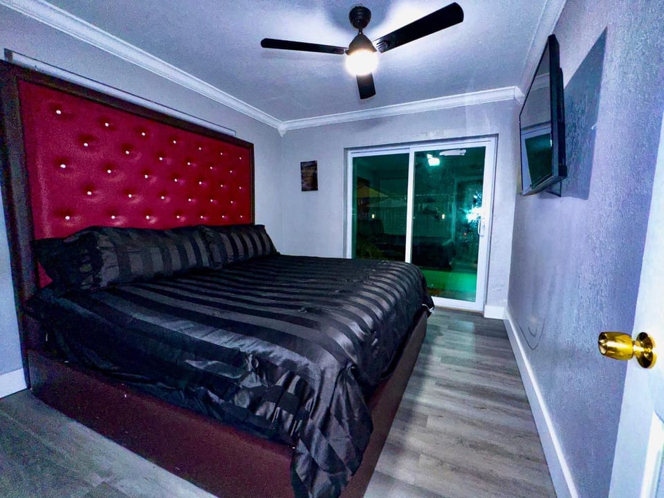 Luxury home 5 minutes from stadium Villa in Miami Gardens