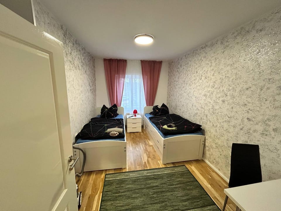 TV and multimedia, Photo of the whole room, Bedroom