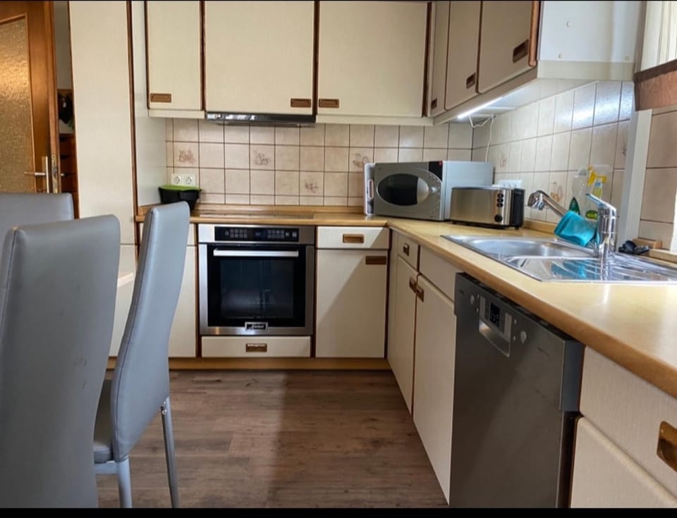 Kitchen or kitchenette, Living room