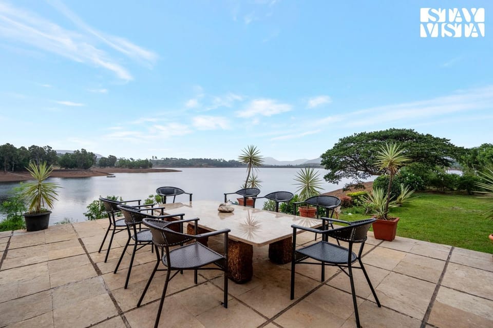 Seating area, Lake view