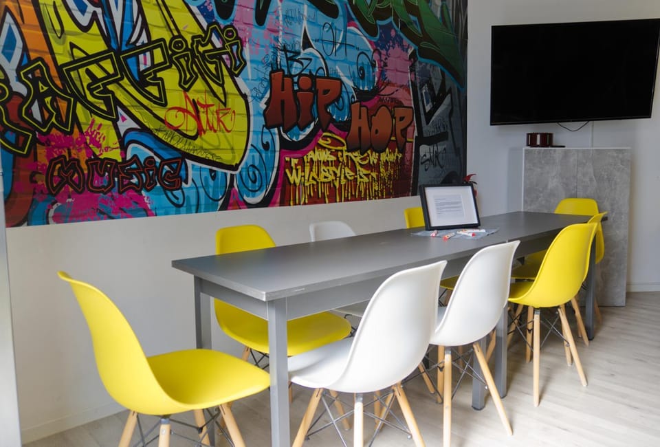 TV and multimedia, Dining area