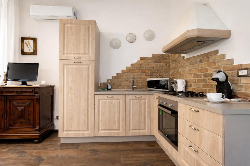 Coffee/tea facilities, Kitchen or kitchenette, dishwasher, minibar, oven, pet friendly, stove, toaster