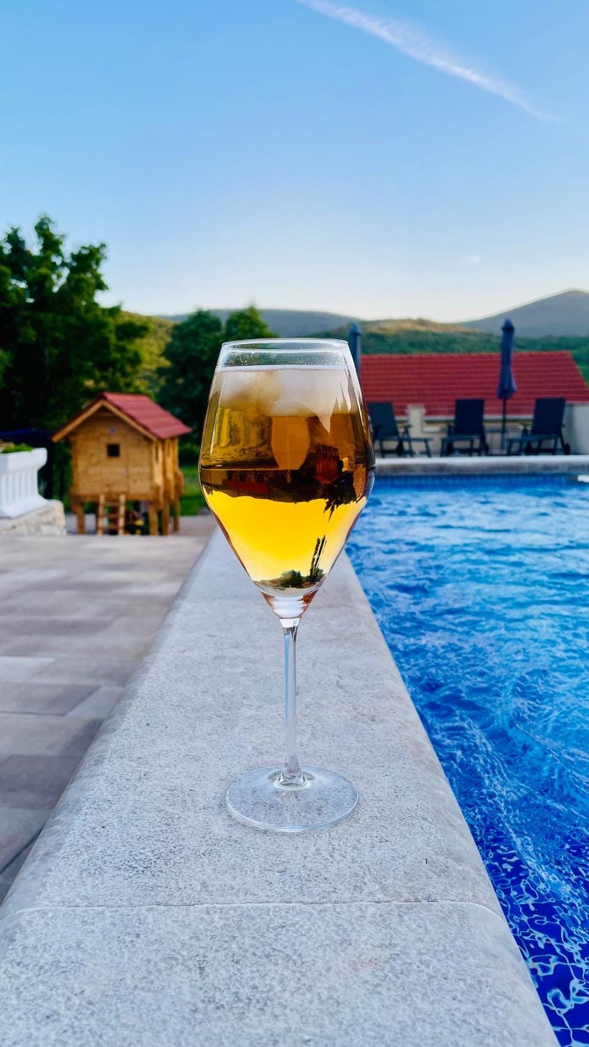 Day, Natural landscape, Mountain view, Pool view, Swimming pool, Drinks